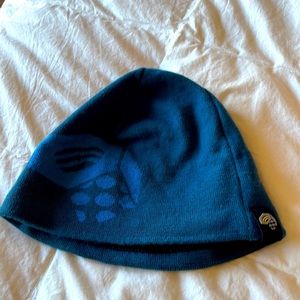 Mountain hardware beanie